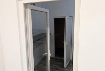 Spațiu comercial, de 83 mp, în Central - 9