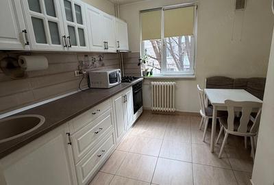 Apartament cu 3 camere semidecomandat în Berceni - 3