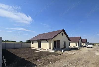 Casă cu 3 camere cu Teren 380 Mp în Dascălu - 1