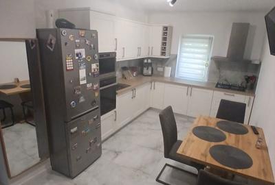 Apartament cu 3 camere decomandat, mobilat în Central - 2