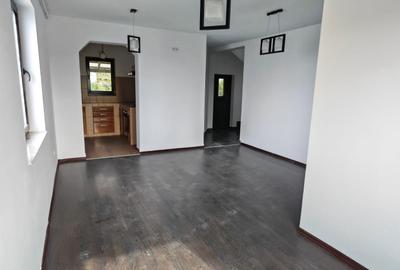Apartament cu 3 camere decomandat în Criș - 6