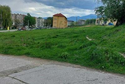 Teren de 10700 mp, în Central - 2