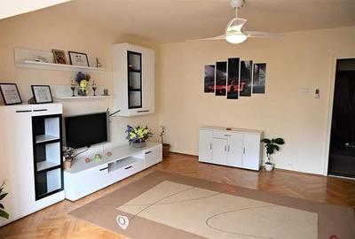 Apartament cu 3 camere decomandat, mobilat în Județean