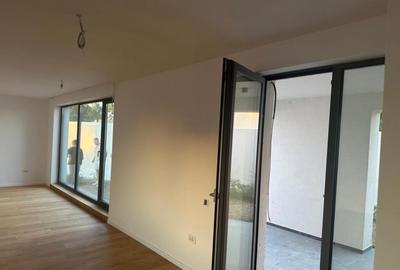 Vila deosebita de vanzare - zona Mamaia Nord pe malul laculu - 3