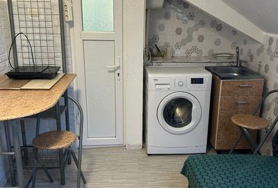Vand garsoniera 12mp, baie proprie, etaj 3 zona Iosefin - 4