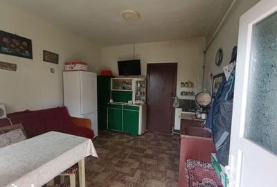Casă cu 2 camere cu Teren 1400 Mp în Central - 6