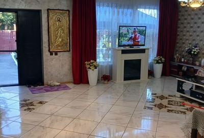 Casă cu 4 camere cu Teren 300 Mp în Ștefăneștii de Jos - 1