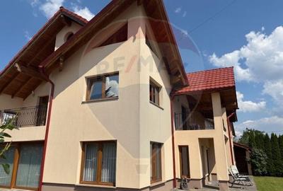 Casa / Vila cu 5 camere de vanzare - 2