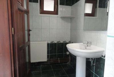 Casa frumoasa in Gradiste aproape de Biserica Ortodoxa - 16