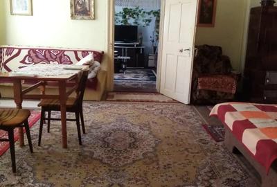 Casa aproape de centrul Sibiului la 5 minute de tot ce conteaza! - 1