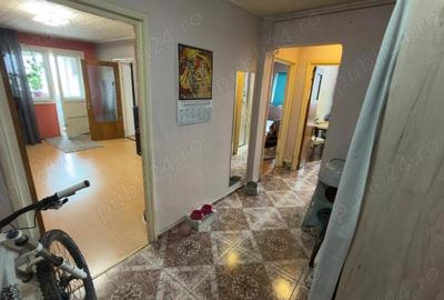 Apartament cu 3 camere semidecomandat în Giulești - 1