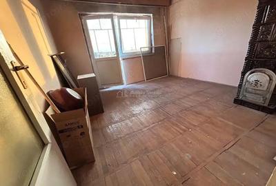 Apartament cu 2 camere decomandat în Bocșa