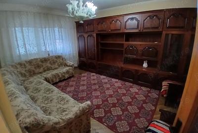 Apartament cu 3 camere decomandat în Craiovei - 2