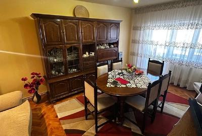 Apartament cu 3 camere decomandat în Central - 1