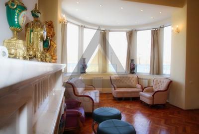 Casă individuală cu 8 camere cu Canalizare în Central - 3