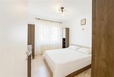 Apartament cu 2 camere decomandat, mobilat în Tractorul