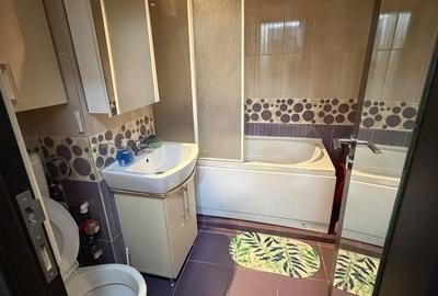 Apartament cu 3 camere decomandat în Rogerius