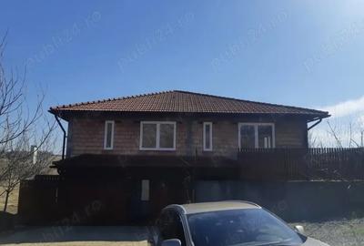 Casa la rosu Livezeni, jud Mures