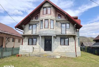 Casă cu 5 camere cu Teren 676 Mp în Bogdan Vodă - 13
