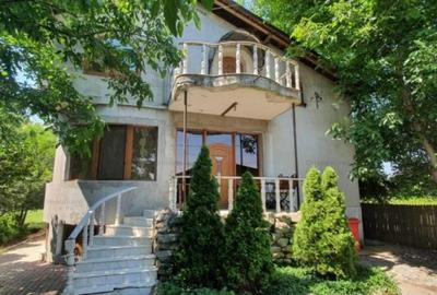 Casă cu 5 camere cu Teren 1500 Mp în Chiscani - 1