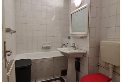 Apartament 3 camere de vanzare, zona Racadau - 10