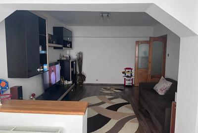 Apartament cu 3 camere decomandat în Central - 3