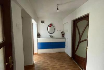 Casă cu 5 camere cu Teren 300 Mp în Central - 9