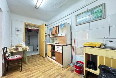 Apartament 2 camere + teren + garaj, Str. 9 Mai - 2