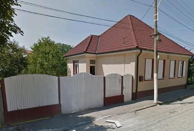 Casă individuală cu 3 camere cu Canalizare în Central - 2