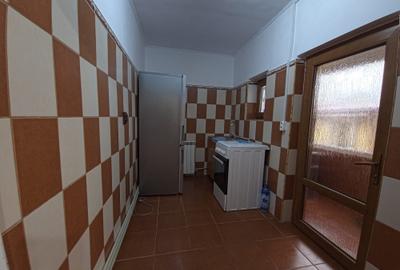 Casă individuală cu 4 camere cu Canalizare în Trocadero - 22