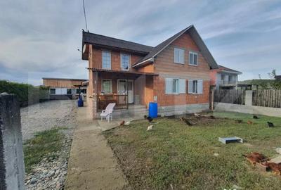 Casă cu 4 camere cu Teren 1500 Mp în Central - 7