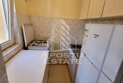 Garsonieră decomandată în UMT - 4