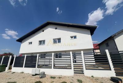 Casă cu 3 camere cu Teren 210 Mp în Berceni - 1