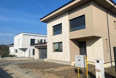 Casa individuala super smart 270mp utili, teren 467mp, Dezmir