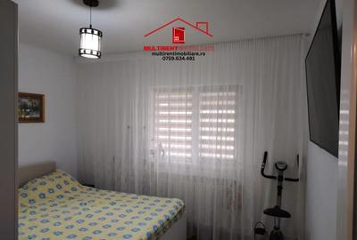 Apartament cu 2 camere decomandat în C5 - 9