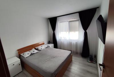 Apartament cu 2 camere semidecomandat în Craiovița Nouă