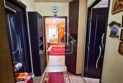 Garsonieră decomandată în Răcădău