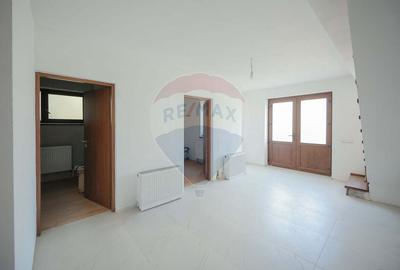 De vanzare Casa noua  cu 4 camere, teren 1190 mp  Cartier Podgoria - 4