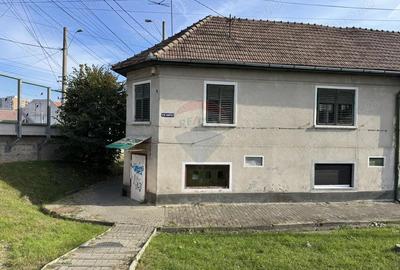 Casă cu 4 camere cu Teren 180 Mp în Central - 2