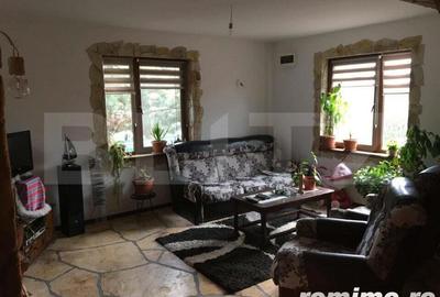 Casă cu 5 camere cu Teren 1100 Mp în Central - 1