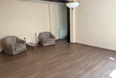 Apartament cu 3 camere semidecomandat în Cotroceni - 2