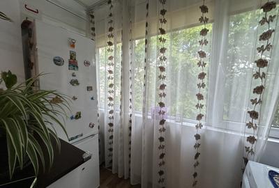 Apartament 3 camere, semidecomandat, etajul 3/4, zona P-ta Doina - 14