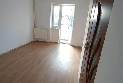 Vanzare apartament cu 2 camere - 4