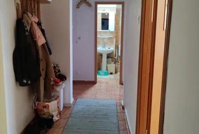 Apartament cu 2 camere decomandat, etaj 1/4, zona Dacia - 3