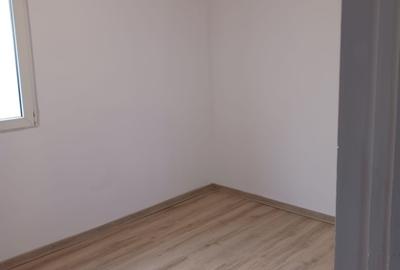 Piata Moghioros, vis a vis de Parc Drumul Taberei, Patinoar - 6