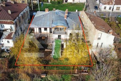 De vânzare – Clădire impresionantă, 11 camere, 9 dormitoare, Păcurari - 2