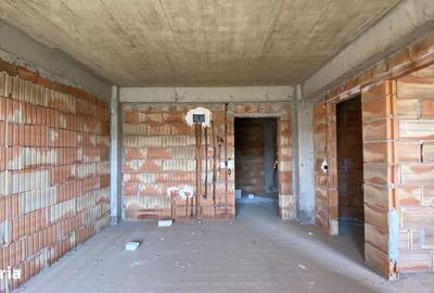 Apartament cu 6 camere decomandat în Hlincea - 10