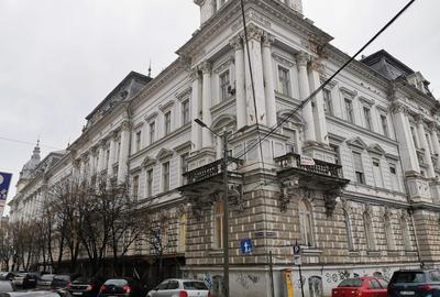 Apartament cu 11 camere decomandat în Ultracentral