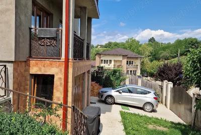 Casă cu Teren 750 Mp în Curtești - 1