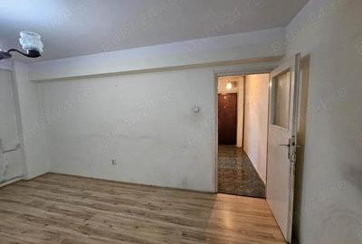 Apartament cu 3 camere semidecomandat în Central - 3